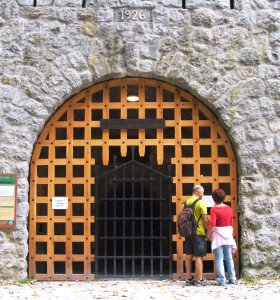 Anna Sinter Cave
