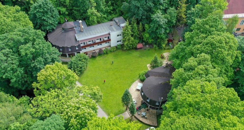 Erdővarázs Pension