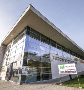 Kemeny Denes Swimming Pool