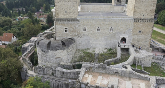 Less be a régészek titkaiba a Diósgyőri várban!